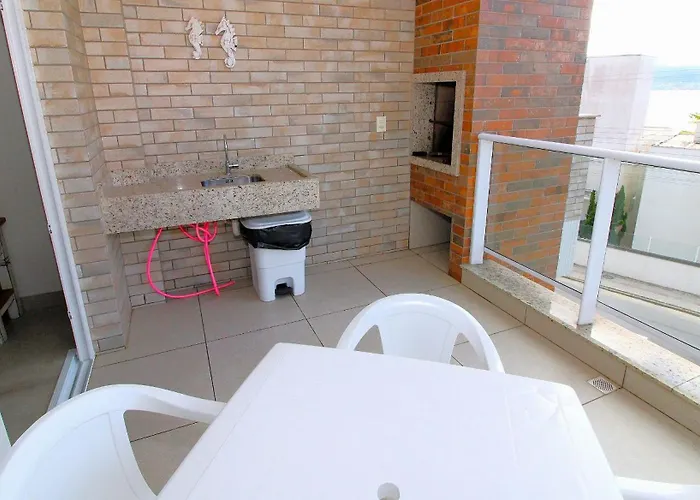 1079 - Apartamento Com Vista Para O Mar Em Bombinhas